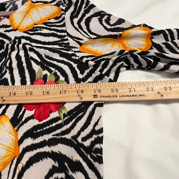 #1127. Christina Hope Petite 3/4 Sleeve Floral/Striped print Shirt w/Keyhole. Lg - Picture 6 of 8